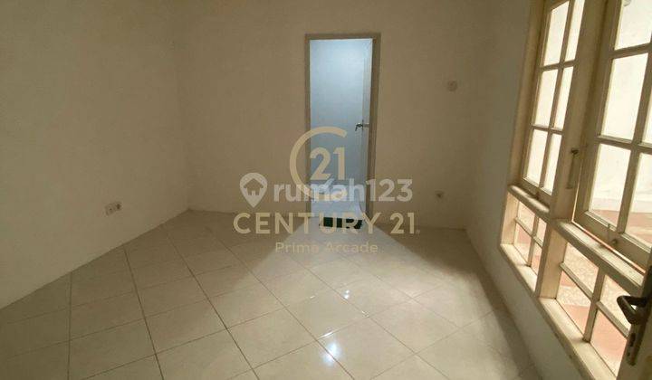 Disewakan Rumah 2 Lantai Strategis Dekat Pasar Dan St. Pdk Ranji 16