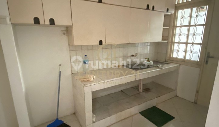 Disewakan Rumah 2 Lantai Strategis Dekat Pasar Dan St. Pdk Ranji 19