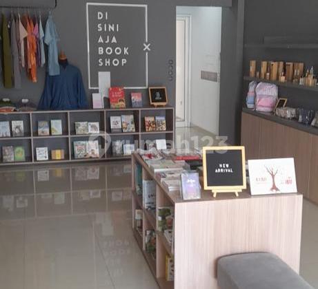 Ruko Tiga Lantai di Bintaro Utama Sektor 3 Dekat Bintaro Plaza 4