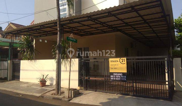 Disewakan Rumah Hook Semi Furnished Dekat Akses Tol Dan Stasiun Kereta 1