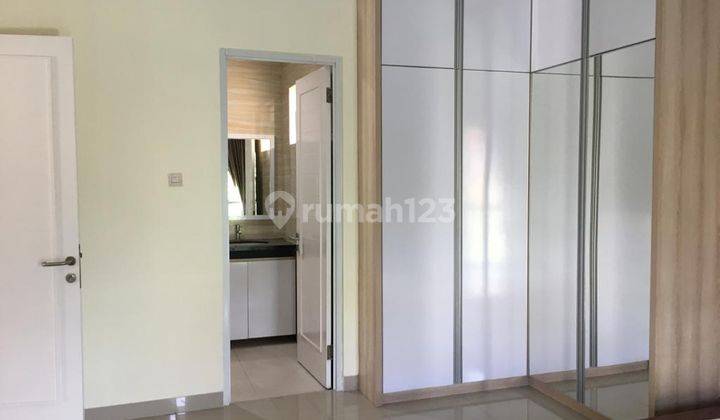 Disewakan Rumah Hook Semi Furnished Dekat Akses Tol Dan Stasiun Kereta 10