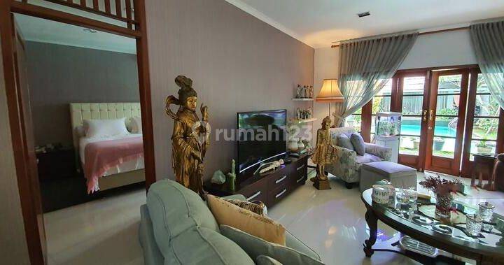 Dijual Rumah Minimalis Semi Furnished Ada Kolam Renang di Bintaro 5