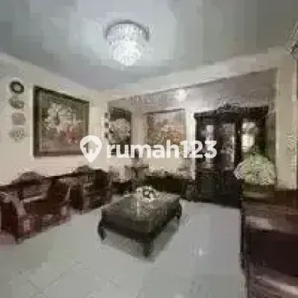 Dijual Cepat Rumah Luas Semi Furnished di Bin Taro Jaksel 1