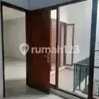 Rumah Baru Renovasi Ada Halaman Belakang di Bintaro Sektor 5 2