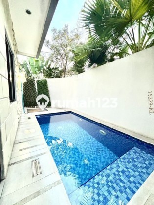 Hook House with Swimming Pool Near Tksma Market School in Graha