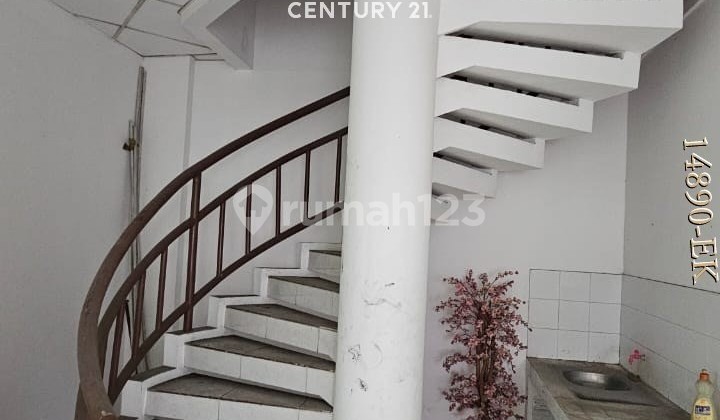 For Sale 3-Story Shop House in Front of Bintaro Plaza Sector 3 For Sale 3-Story Shop House in Front of Bintaro Plaza Sector 3
