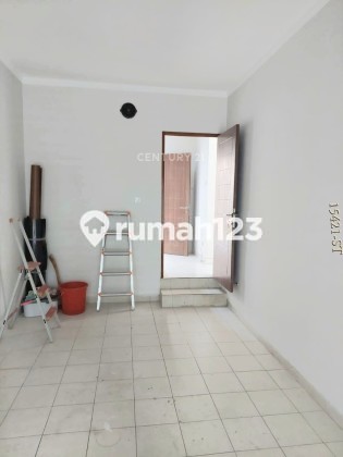 Dijual Rumah Siap Huni Dalam Cluster di Emerald Bintaro 2