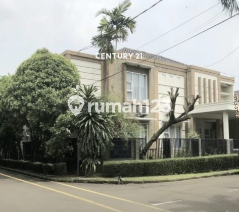 For Sale Beautiful Ready-to-Occupy Hook House in Sector 9 Bintaro Jaya