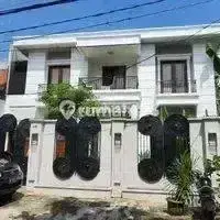 Rumah Mewah Dua Lantai di Radio Dalam Jakarta Selatan 1