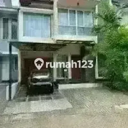 For Sale Ready-to-Live House Facing Park in Sector 9 Bintaro