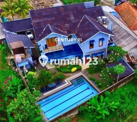 For Sale Luxury House Ready to Occupy with Swimming Pool in Bintaro 1