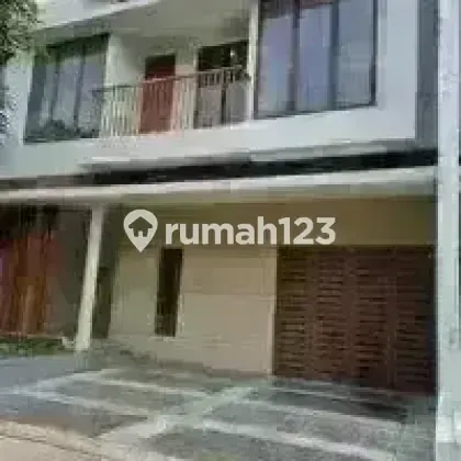 Rumah Luas Siap Huni Masih Ada Taman di Graha Raya Bintaro
