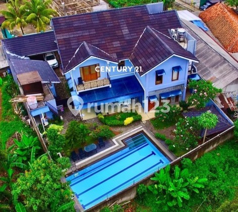 Dijual Rumah Mewah, Siap Huni, dengan Kolam Renang di Bintaro, Tangerang Selatan
