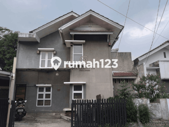 House with Good Air Circulation in Sector 5, Bintaro Jaya Housing Estate