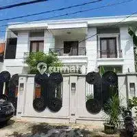 Rumah Mewah Dua Lantai di Radio Dalam Jakarta Selatan 1