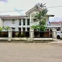 Rumah Ada Halaman Depan Dan Belakang Di Veteran Bintaro Jaksel