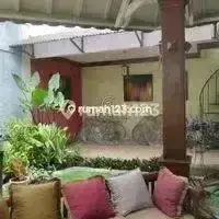 Rumah Nyaman Asri Classic Style Depan Taman di Menteng Bintaro 2