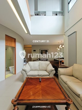 Rumah Cantik Siap Huni Dilengkapi Swimming Pool di Sektor 9