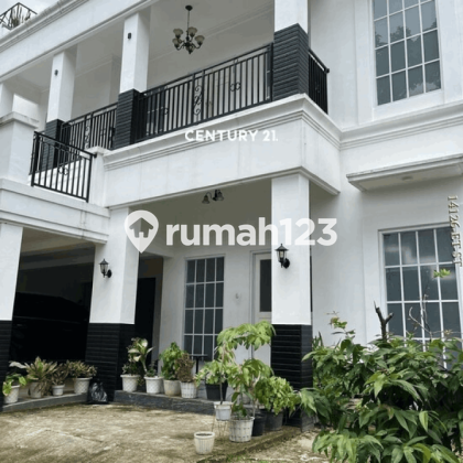 American Classic Design House for Sale in Kebayoran Residence