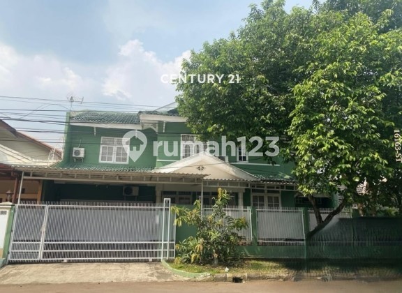 For Sale House with Strategic Location Wide Road Row in Bintaro For Sale House with Strategic Location Wide Road Row in Bintaro