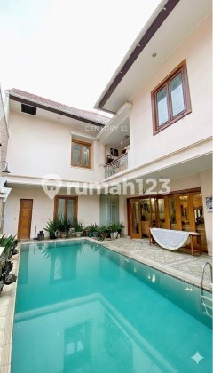 Dijual Rumah Hook, dengan Kolam Renang di Sektor 1 Bintaro Jakarta Selatan Dijual Rumah Hook, dengan Kolam Renang di Sektor 1 Bintaro Jakarta Selatan
