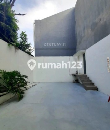 Hot Sale Ready-to-Occupy House in a Cluster at Kebayoran Bintaro 2
