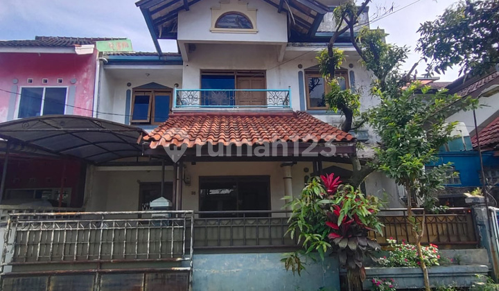 Rumah 2 Lantai di Cipaganti Graha Ciwastra