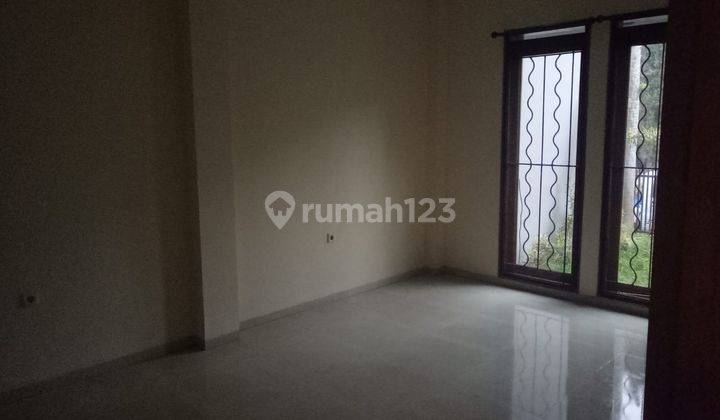 Disewakan Rumah Di Setraduta Cemara, Bandung 7