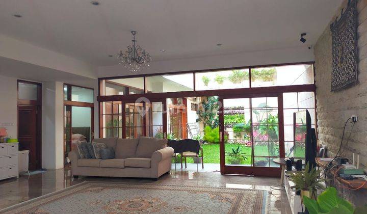 Dijual Rumah Lux di Jl. Setrasari Indah Bandung 2