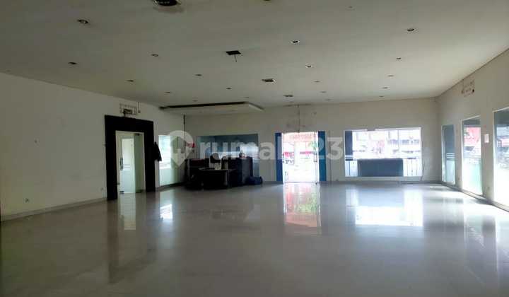 Tempat Usaha di Jl. Ir. H. Djuanda, Dago Bandung