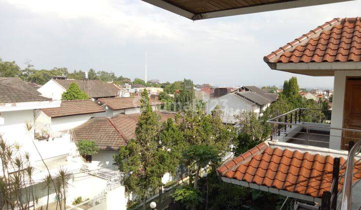 Rumah di Jl. Simpang Lembah Sukaresmi, Bandung