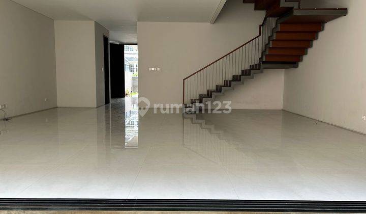 Dijual Rumah di Jl. Setra Sari Kulon, Bandung 2