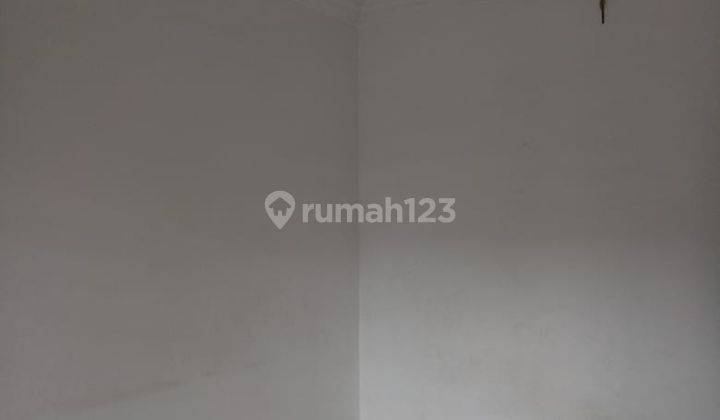 Turun Harga Rumah di Jl. Kiwi, Bandung 2