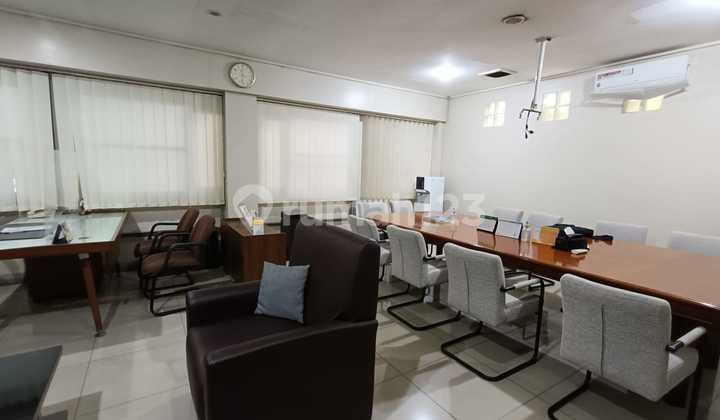 Ruang Usaha Ex. Bengkel Dan Kantor di Jl. Soekarno Hatta Ruang Usaha Ex. Bengkel Dan Kantor di Jl. Soekarno Hatta