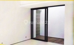 Rumah Cocok Untuk Office di Komp. Istana Regency, Sukawarna