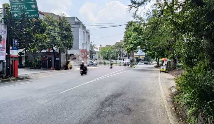 Rumah dan Tempat Usaha di Jl. Lodaya Dekat Ke Pajajaran Bandung 2