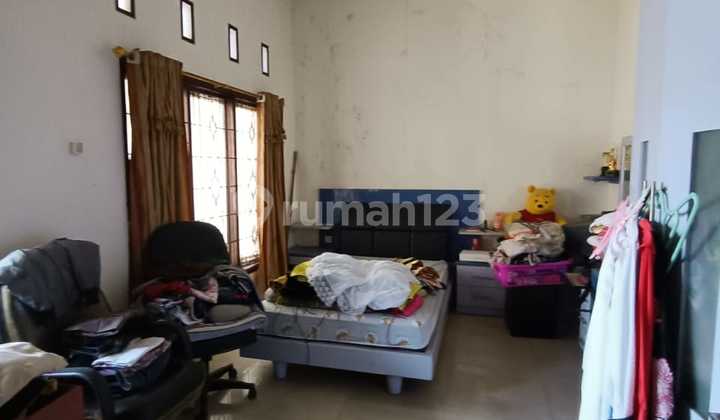 Minimalist House on Mekar Raharja Street, Bandung 2