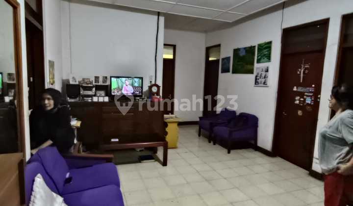 Rumah dan Tempat Usaha di Bapa Husen Dalam, Cipaganti - Bandung