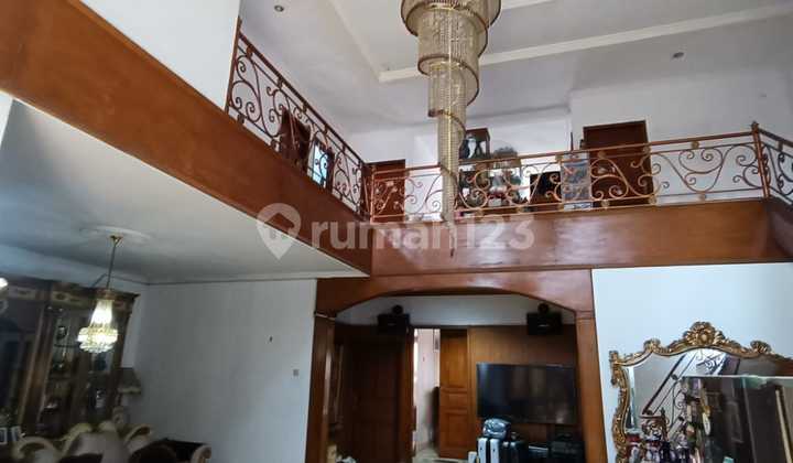 2-Story House on Parakan Waas St, Batununggal - Bandung