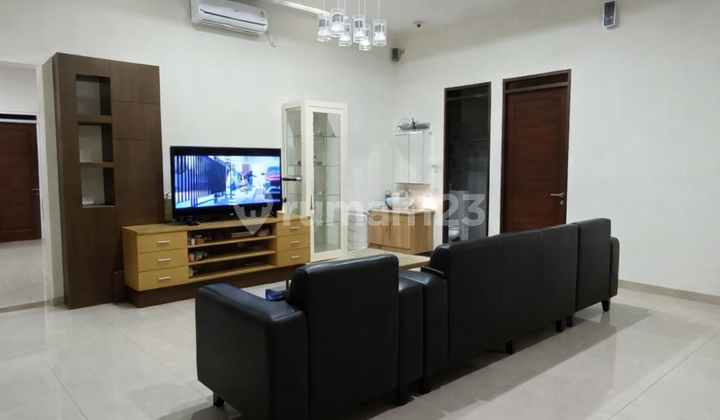 Well-Maintained Semi-Furnished House in Batununggal Mulia, Bandung