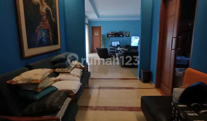 Bangunan Cocok Untuk Rumah dan Kantor Dekat PVJ di Jl. Karang Tinggal 2