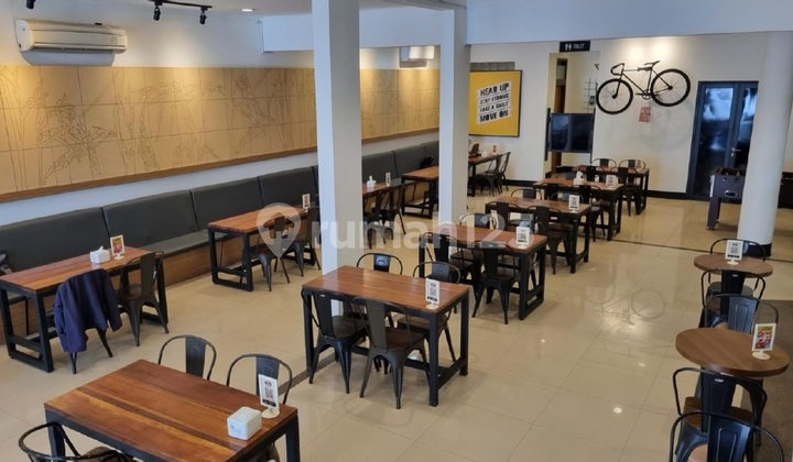 Bangunan Ex. Resto & Café di Jl. Suya Sumantri, Pasteur - Bandung
