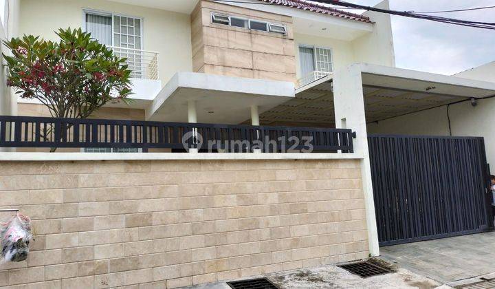 Rumah Darmo Permai Selatan Minimalis 1