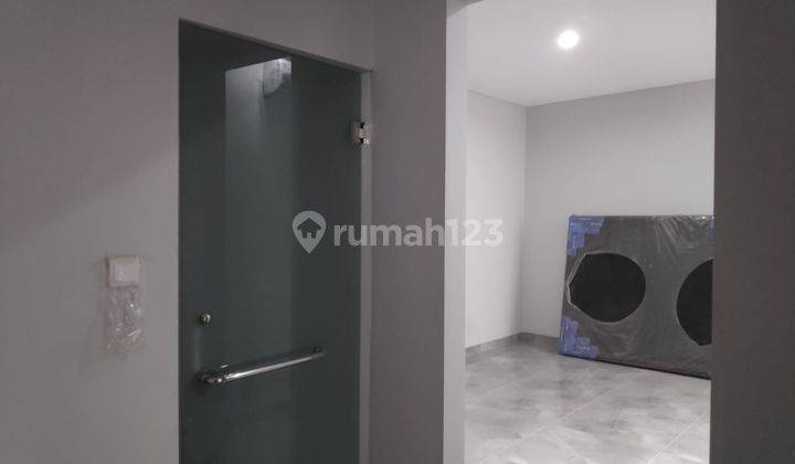 Rumah Baru Gress Minimalis Swimming Pool Kolam Renang Waterfront Citraland 2