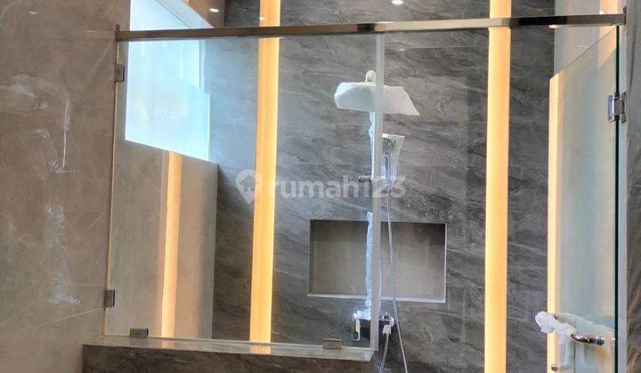 Rumah citraland dekat graha family Pakuwon indah wiyung royal residence  4