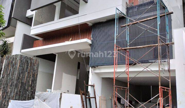 Rumah Citraland  Dekat Pakuwon Indah 1