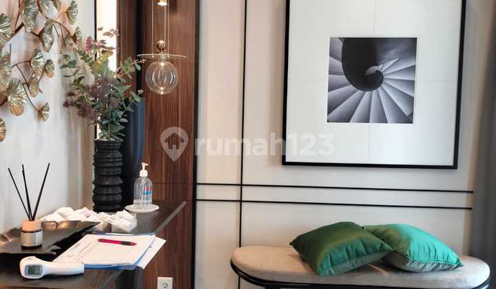 House Near Graha Family, Pakuwon Indah 2