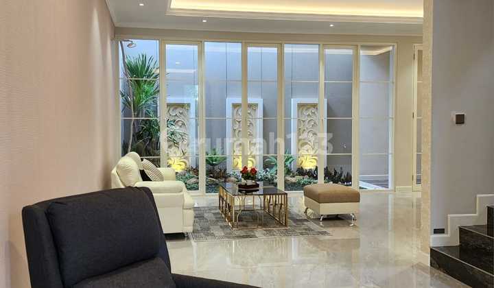 Rumah Citraland Dekat Graha Family, Pakuwon Indah
