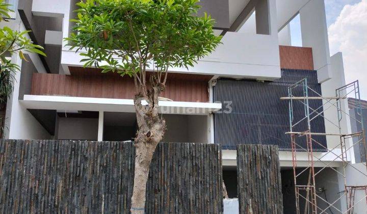 RUMAH CITRALAND dekat Graha family Pakuwon indah 1