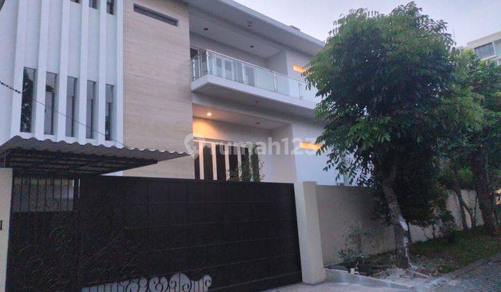 Rumah Graha Family Dekat Citraland, Pakuwon Indah, Wiyung 1